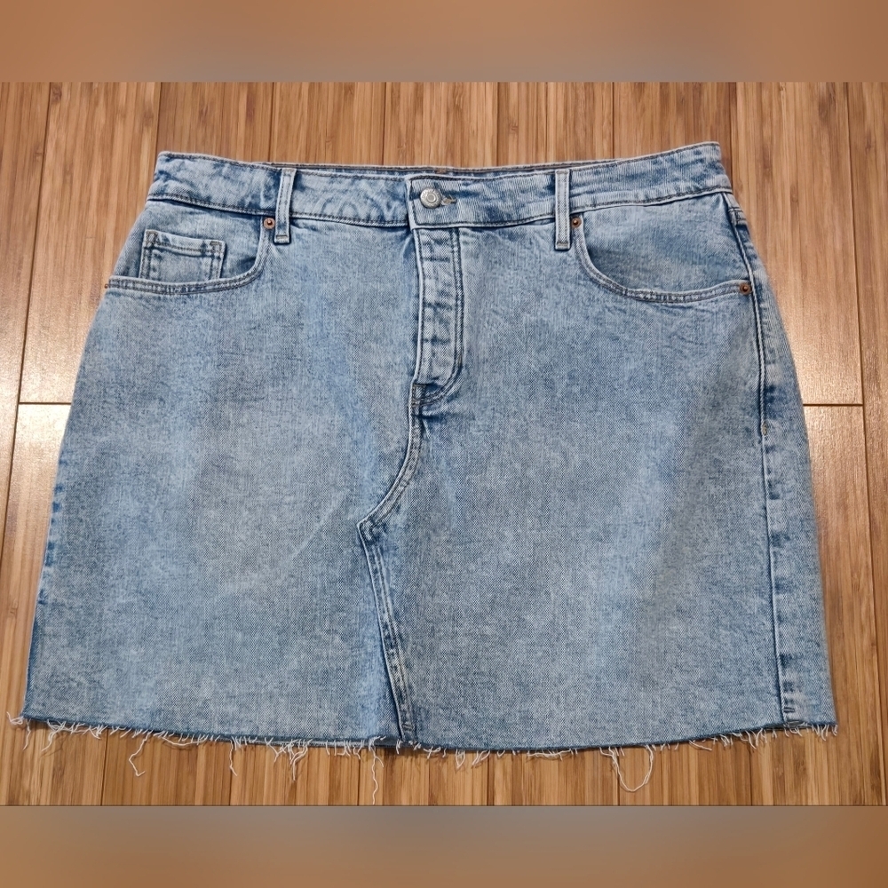 NWOT Old Navy Blue Mini Skirt